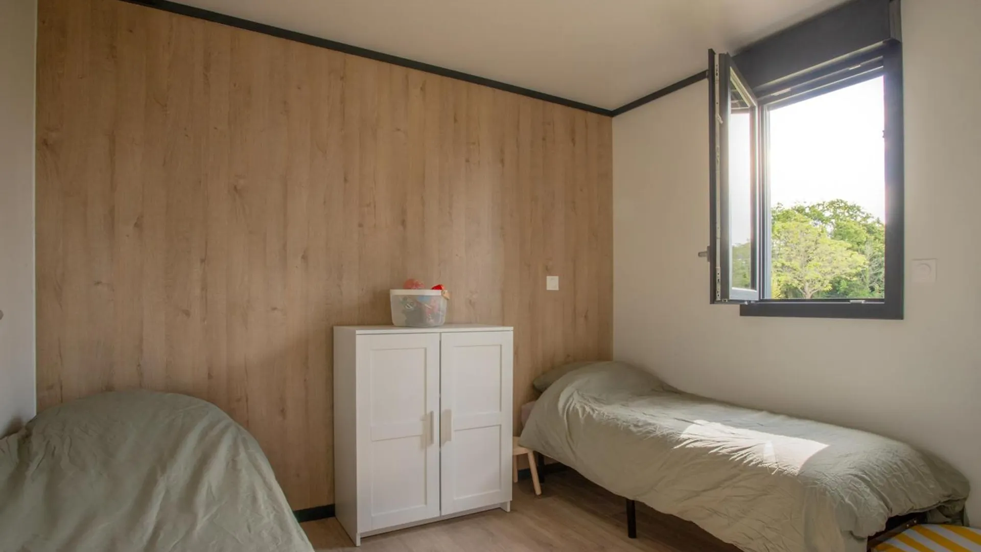 Villa Neuve Avec 3 Chambres Et Terrasse A 100 M De La Plage De Betahon Ambon