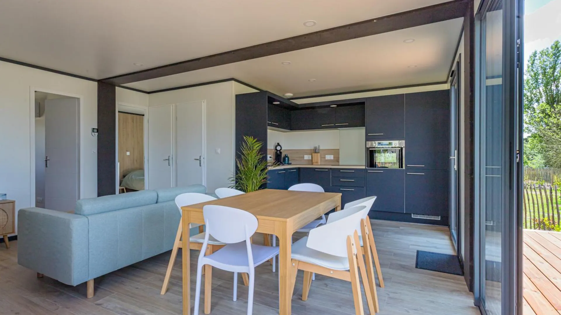 Villa Neuve Avec 3 Chambres Et Terrasse A 100 M De La Plage De Betahon Ambon France